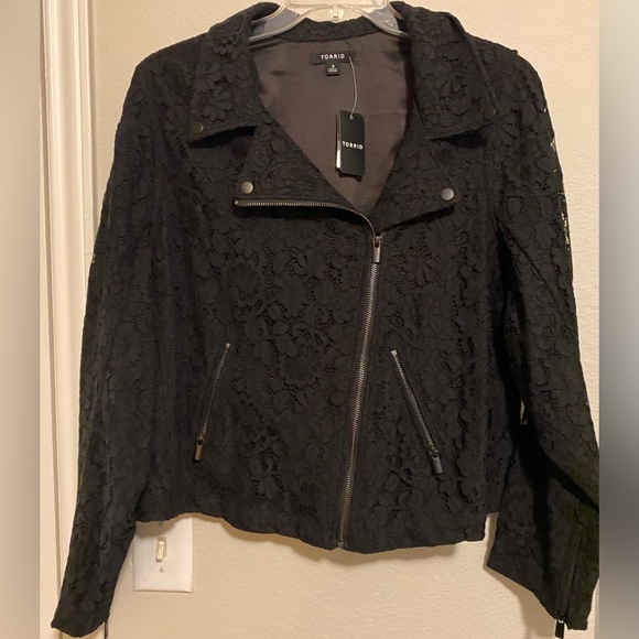 Torrid Black Crocheted Lace Moto Jacket Size 3X - NWT! - Picture 3 of 8